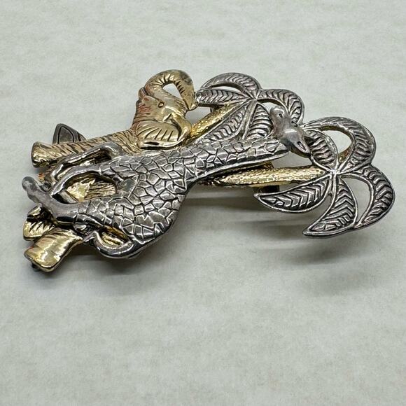 Vintage MJ Brooch Pendant Elephant Giraffe Palm Trees Gold Silver Tone Signed - Picture 4 of 10